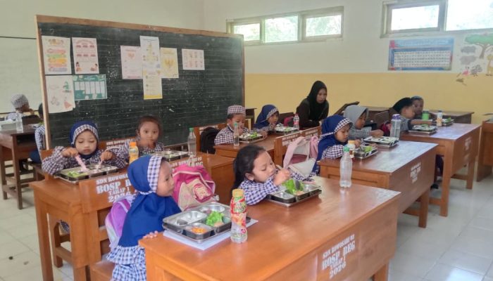 Cerita Haru KSPPG Sumberjambe Semek Melihat Botol Minum Siswa